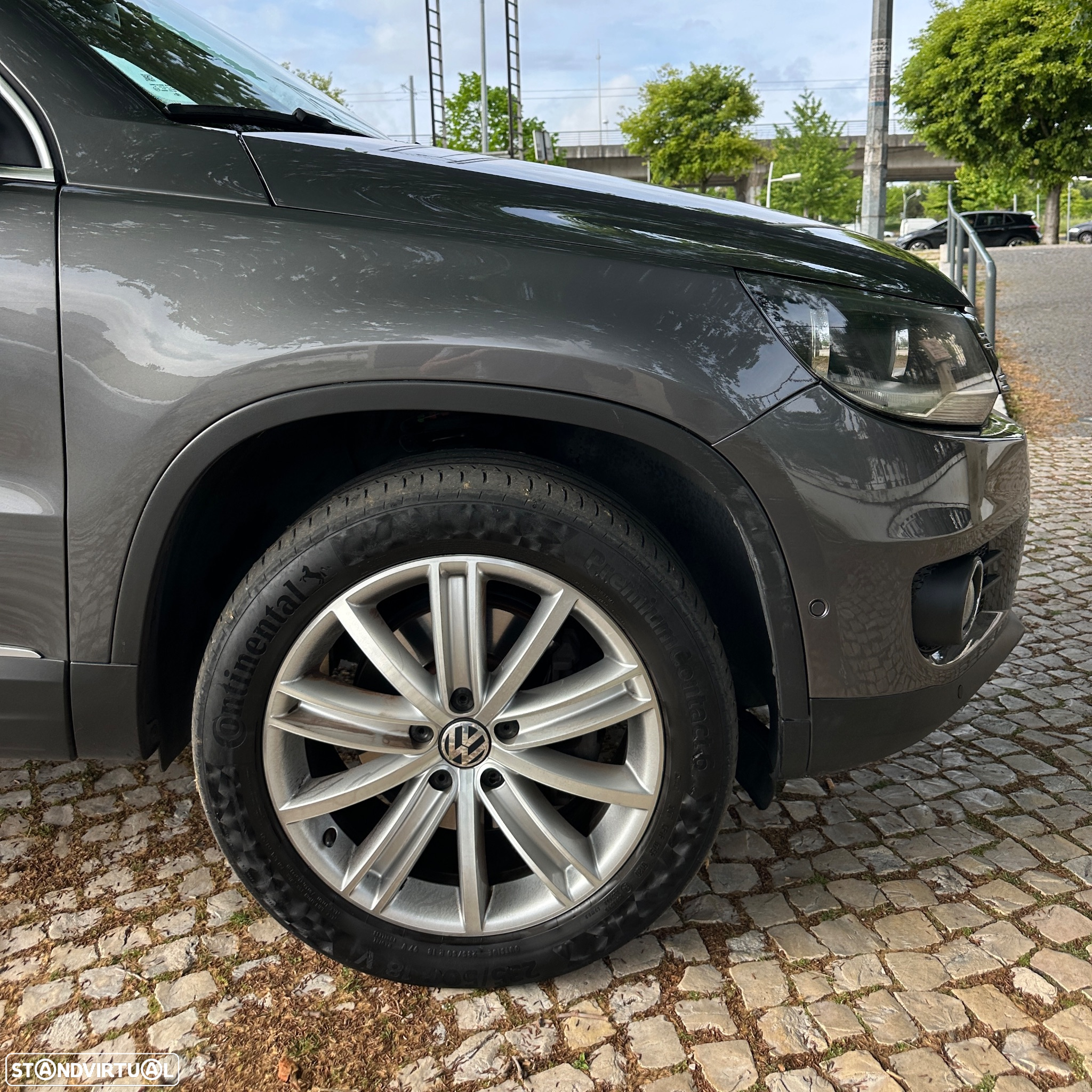 VW Tiguan 2.0 TDi Sport BlueMotion 4Motion DSG - 9