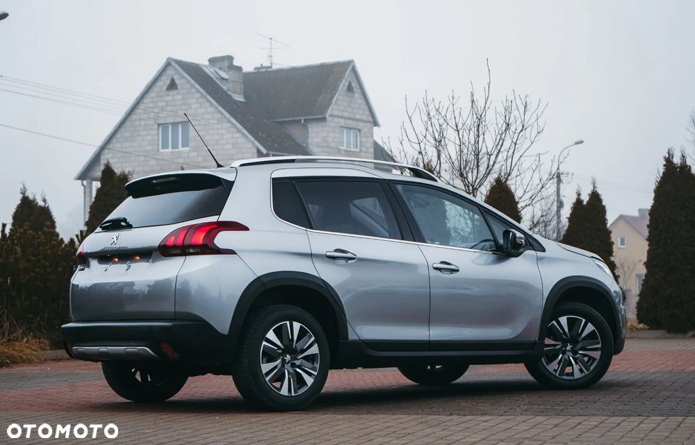 Peugeot 2008 PureTech 110 GPF Stop&Start EAT6 Allure - 13