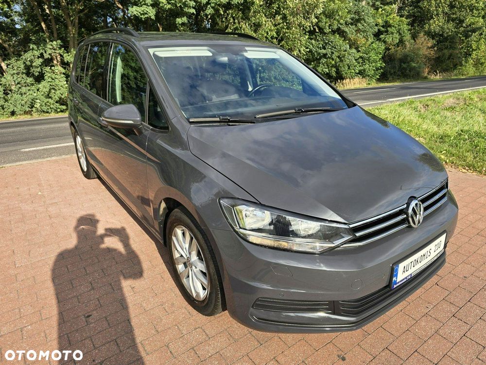 Volkswagen Touran - 11