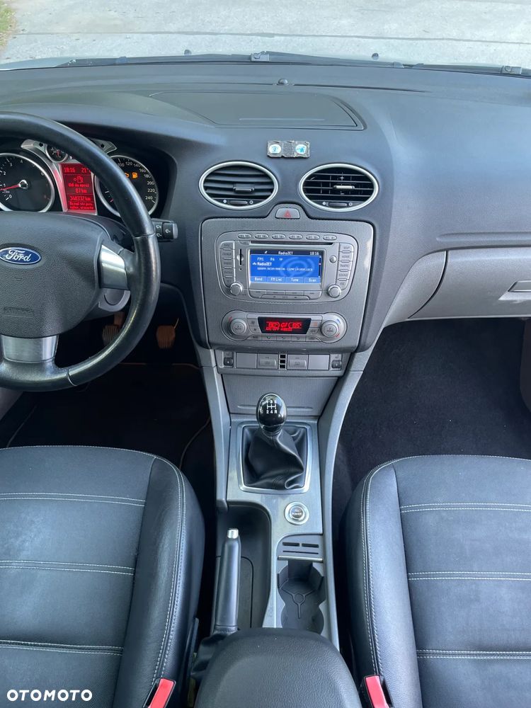 Ford Focus 1.8 Titanium - 20