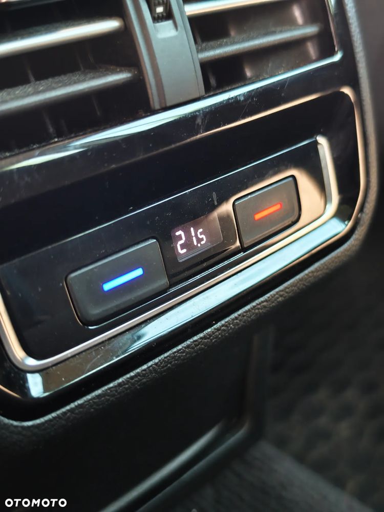 Volkswagen Passat 2.0 TDI SCR DSG Comfortline - 12