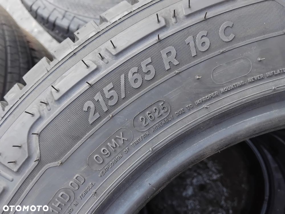 215/65/16 C Michelin Agilis 3 - 3