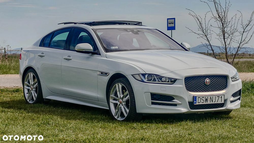 Jaguar XE 2.0 D AWD R-Sport - 1