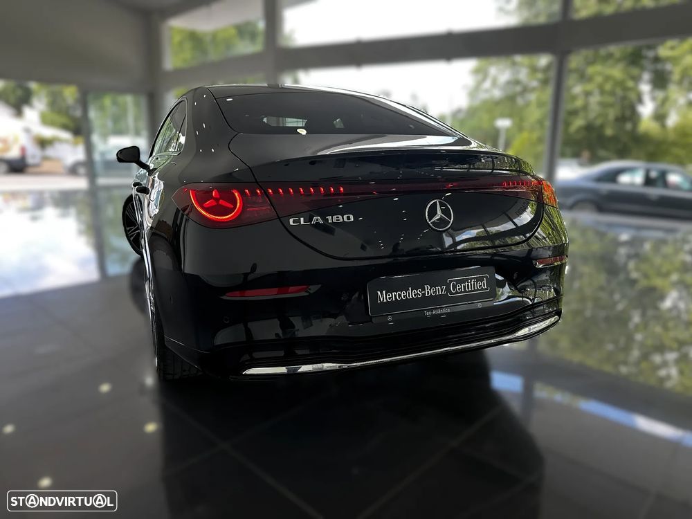 Mercedes-Benz CLA 180 Standard - 3