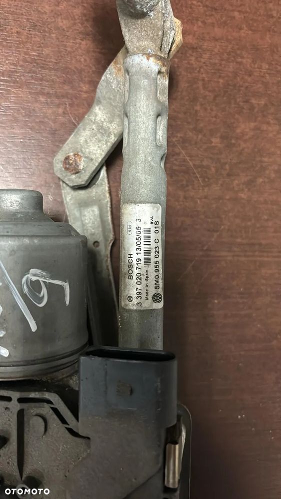 VW GOLF V  mechanizm wycieraczek  lewy lub prawy przód   5M0955023C 5M0955024C   (101/9)    (106/2) - 2