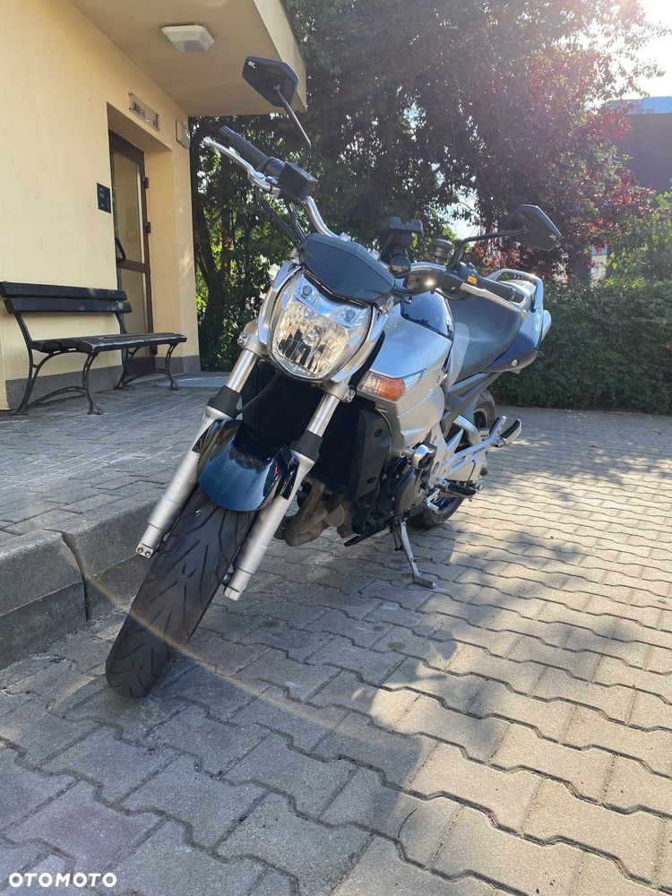 Suzuki GSR - 3