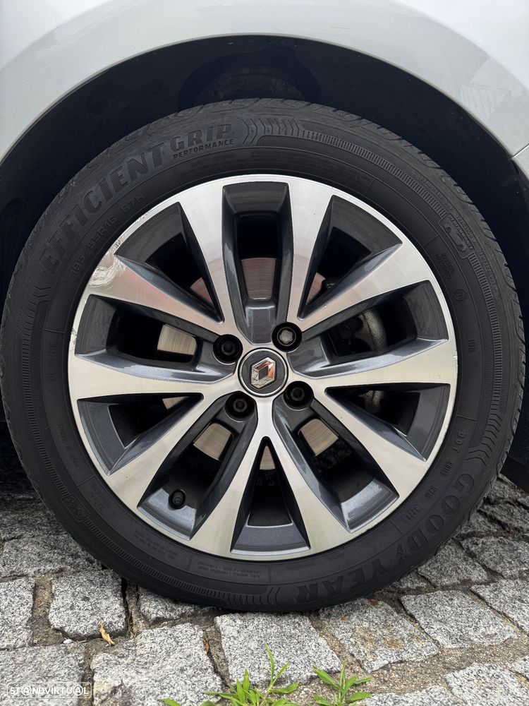 Renault Clio - 36