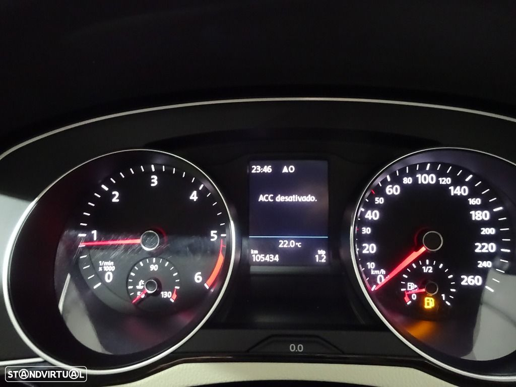 VW Passat Variant 2.0 TDi Highline - 12