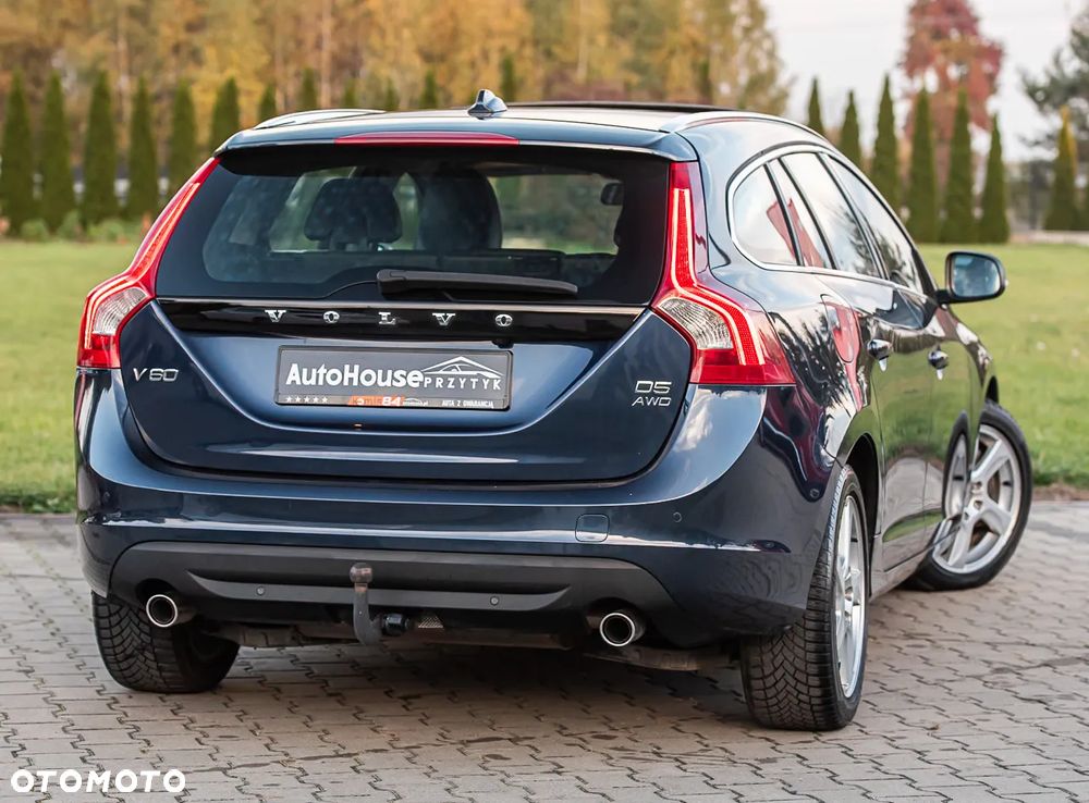 Volvo V60 D5 AWD Momentum - 10