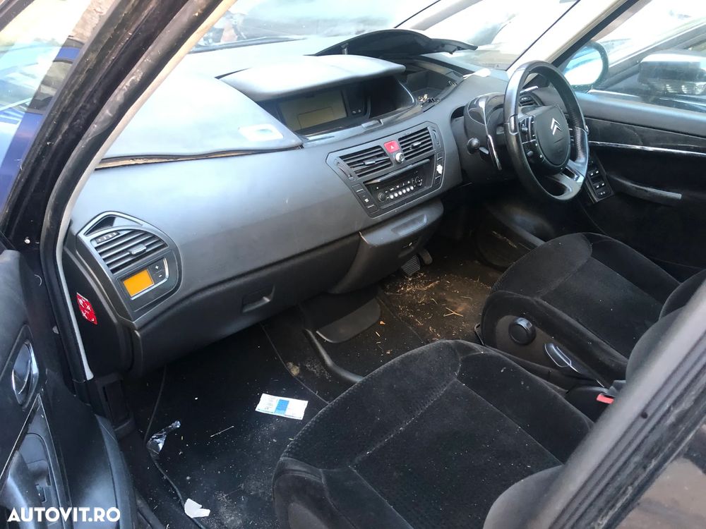Dezmembrez Citroen C4 Picasso 2008 1.6 HDI - 4