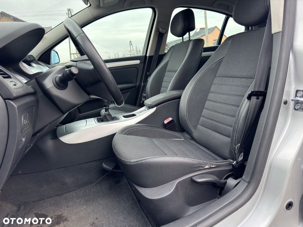 Renault Laguna dCi 110 FAP Expression - 13