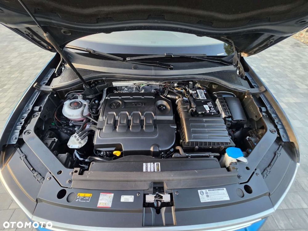 Volkswagen Touran - 31