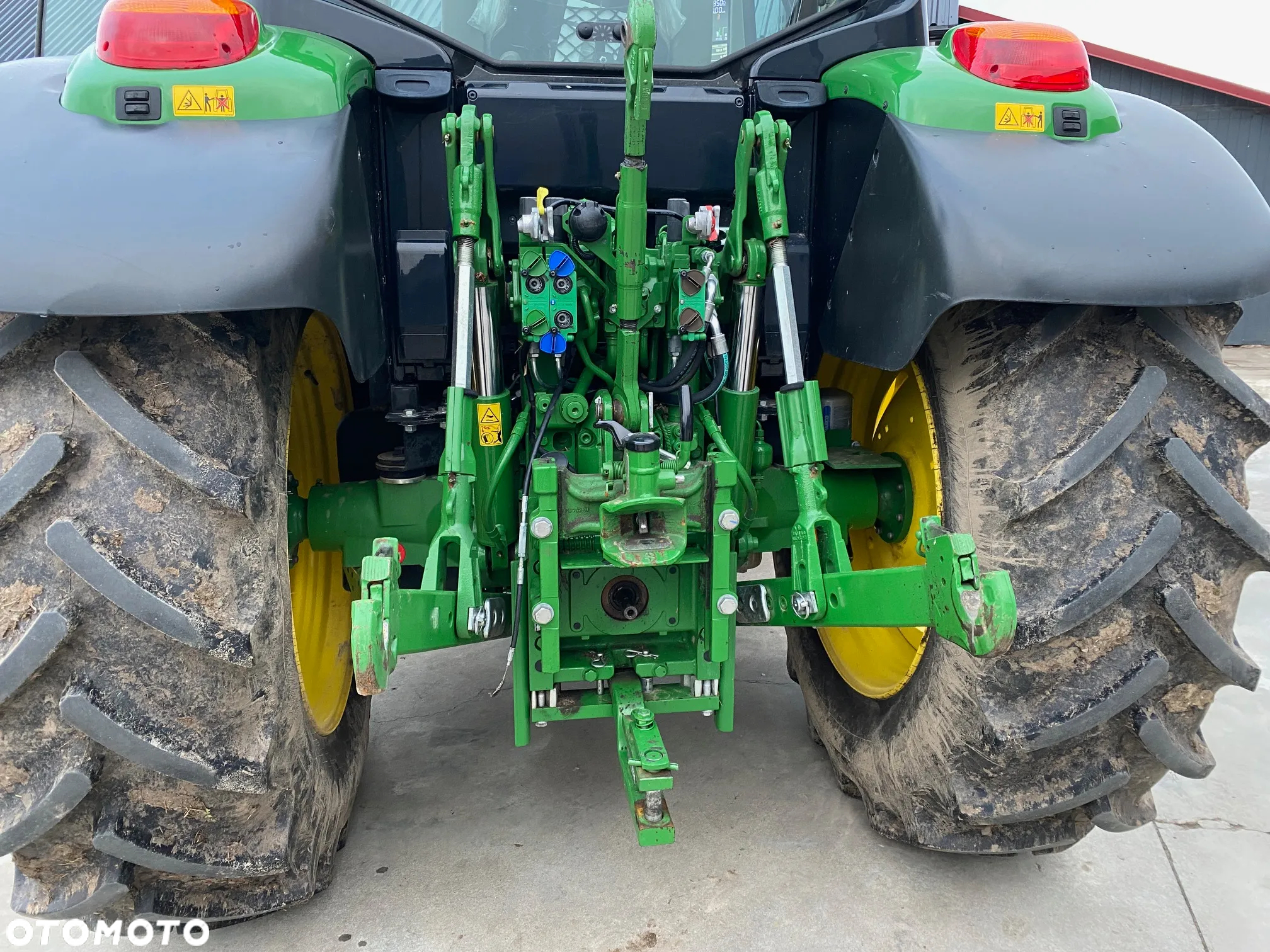 John Deere 6090M - 16