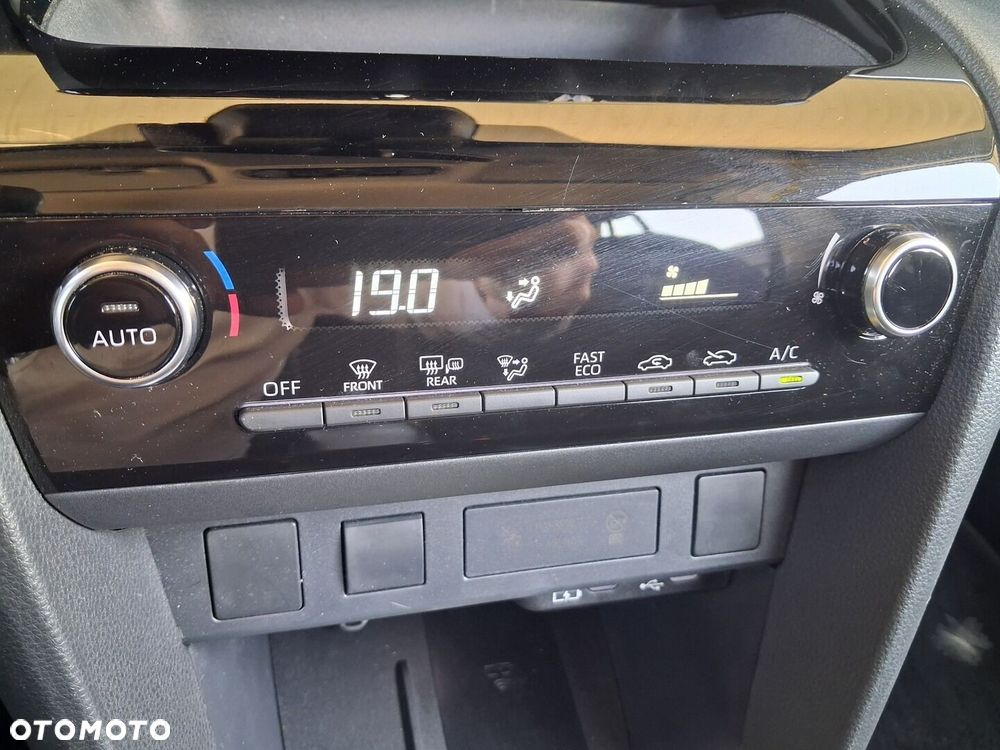 Toyota Yaris Cross - 13