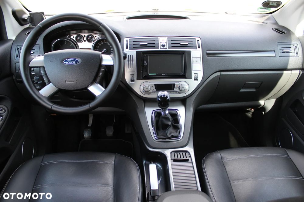 Ford Kuga 2.0 TDCi 2x4 Titanium - 23
