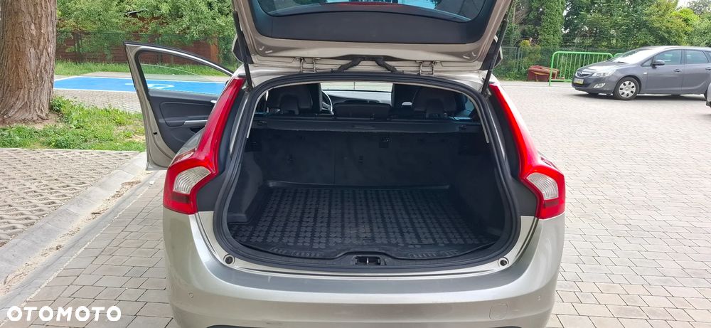 Volvo V60 D3 Geartronic R-Design - 5
