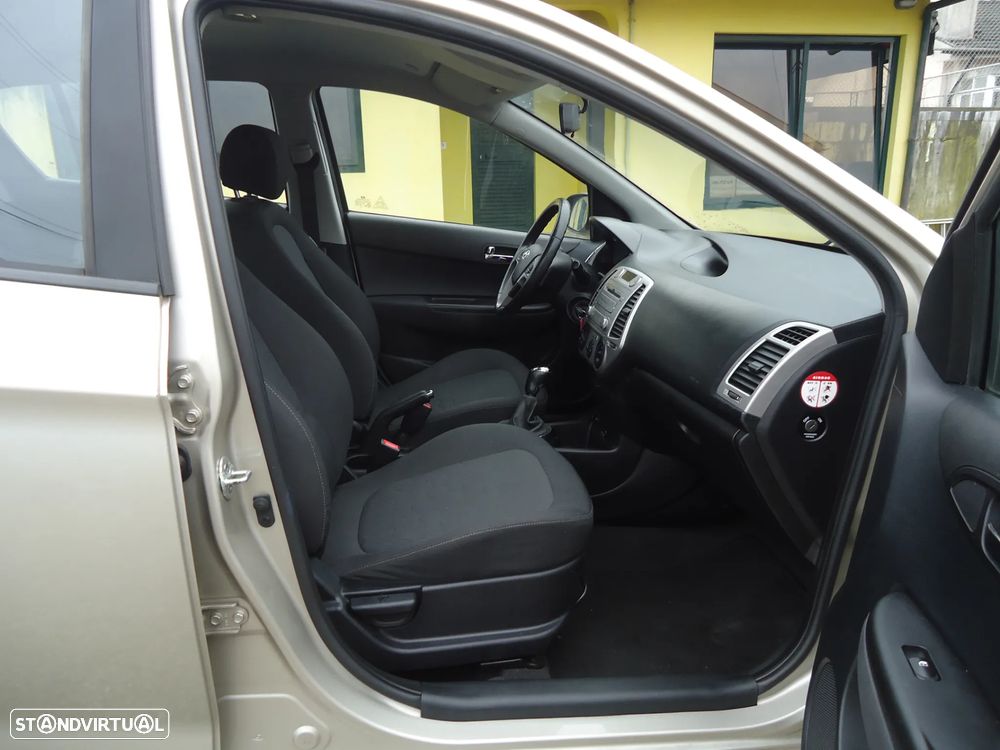 Hyundai i20 1.4 CRDI Comfort ESP - 7