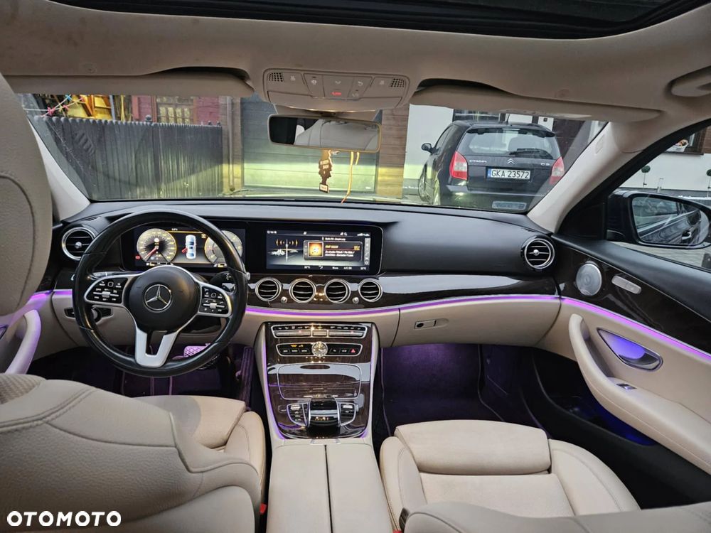 Mercedes-Benz Klasa E 300 d 9G-TRONIC - 19