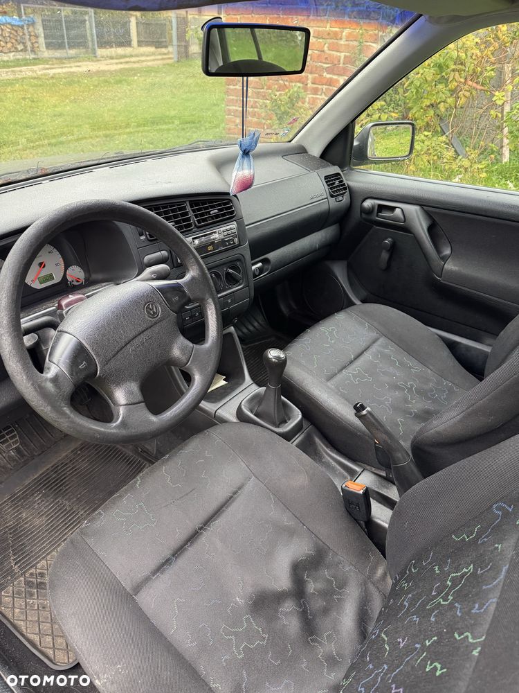Volkswagen Golf - 6