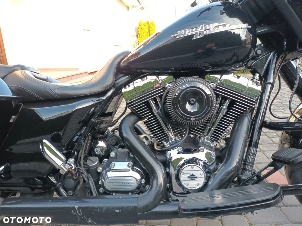 Harley-Davidson Touring Street Glide - 3