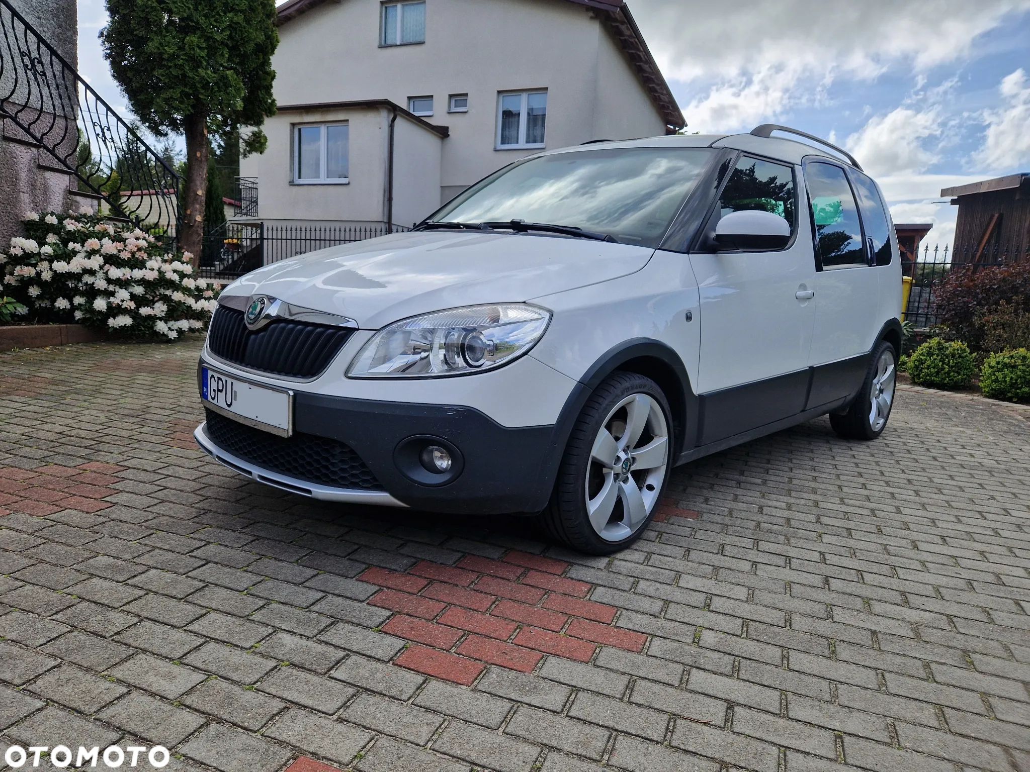 Skoda Roomster 1.6 TDI DPF Scout - 1