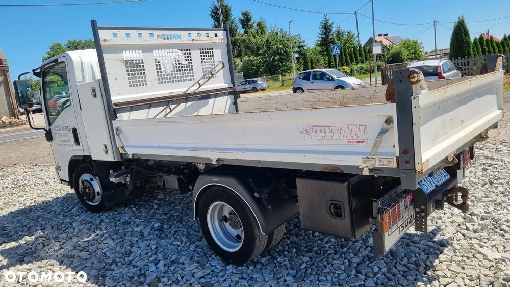 Isuzu M21 - 27