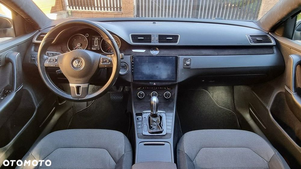 Volkswagen Passat - 11