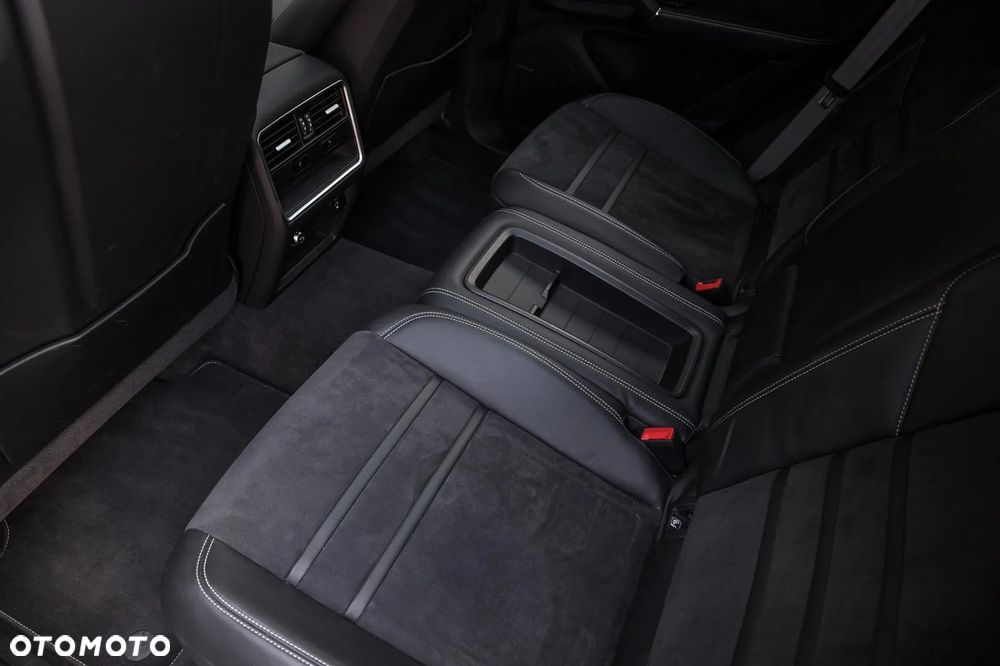 Porsche Cayenne Coupe GTS - 27