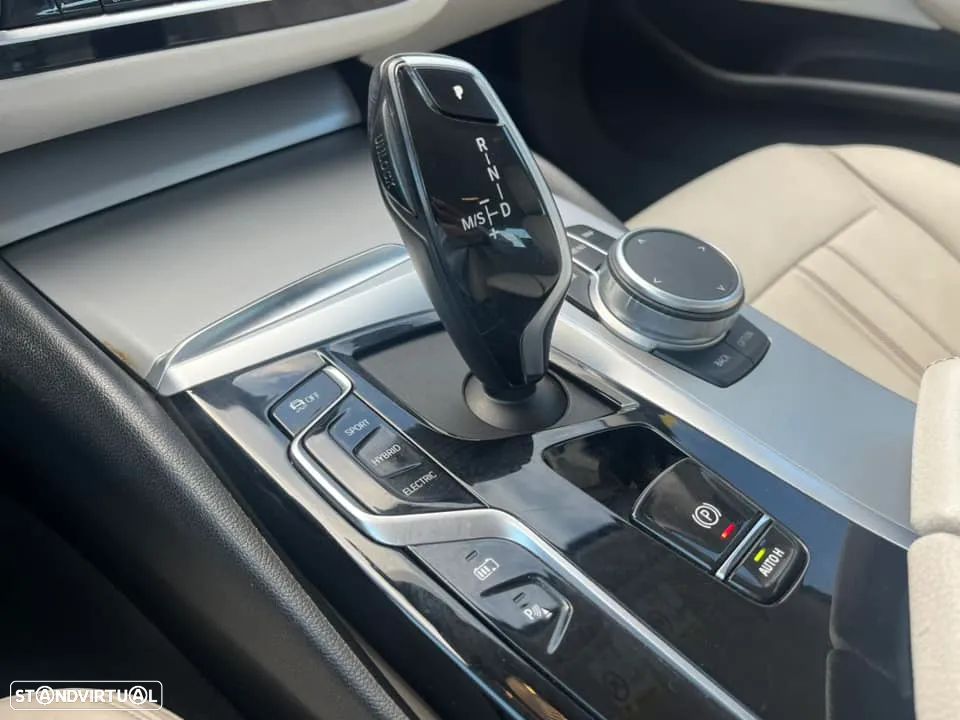 BMW 530 e - 11