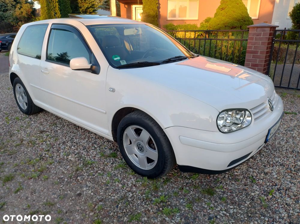 Volkswagen Golf 1.6 Trendline - 1