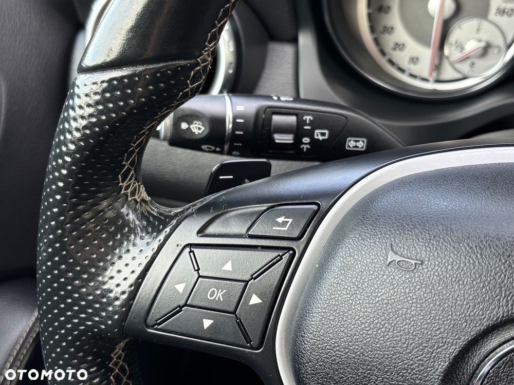 Mercedes-Benz GLA 250 7G-DCT - 24