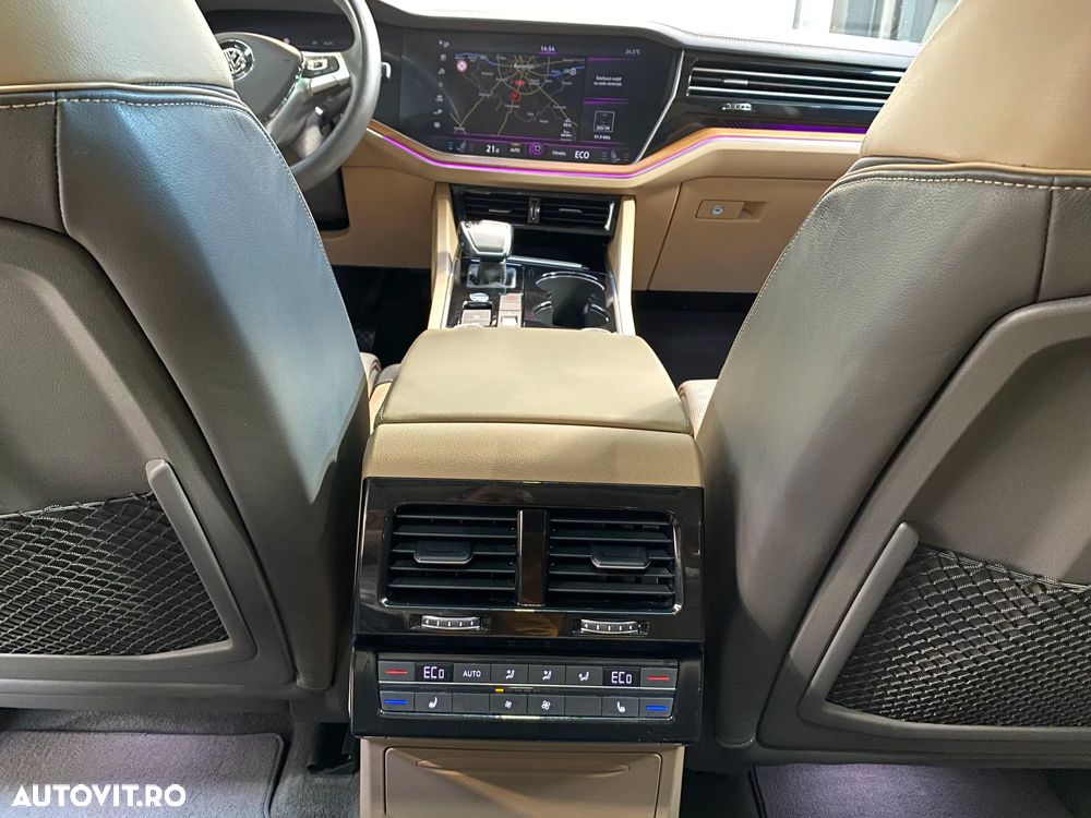Volkswagen Touareg - 22