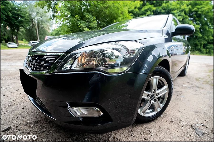 Kia Ceed - 11