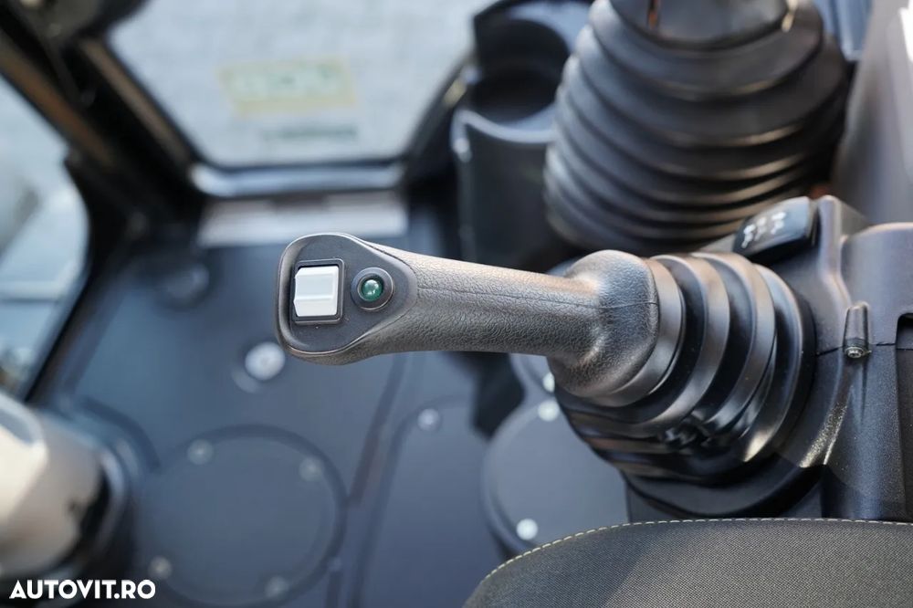JCB 3CX PLUS / JOYSTICK / AER CONDIȚIONAT / CUPĂ RAPIDĂ / SET CUPĂ / CA NOU / SHOWROOM POLONIA / - 33