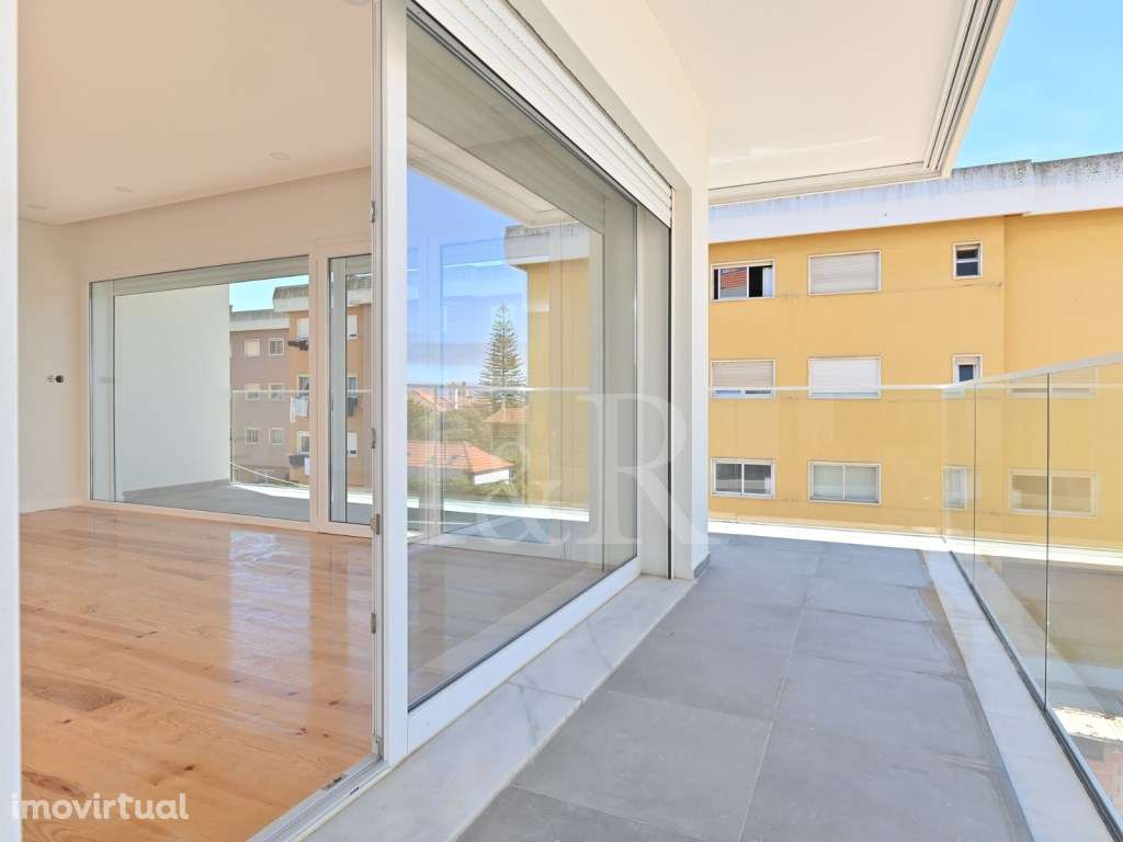 Apartamento T4 com varanda e vista mar em São João do Estoril - Grande imagem: 4/38
