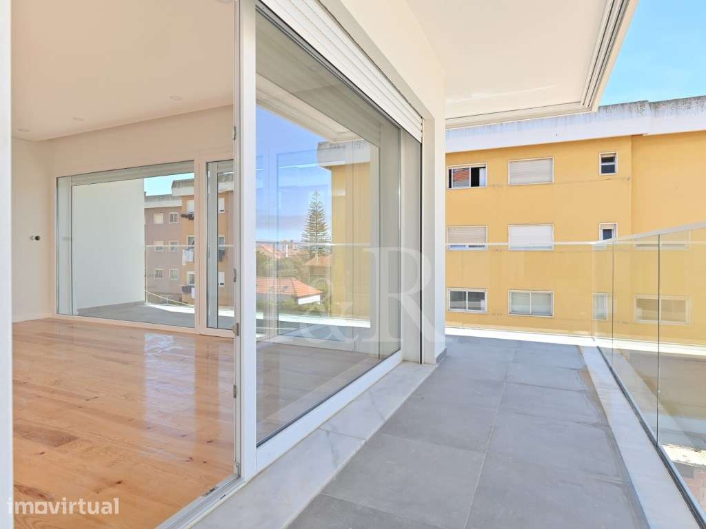 Apartamento T4 com varanda e vista mar em São João do Estoril - Grande imagem: 4/38
