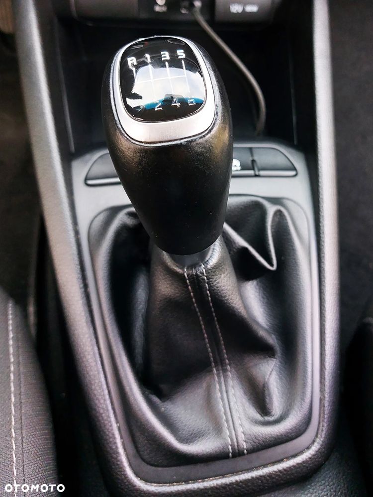 Kia Stonic - 15