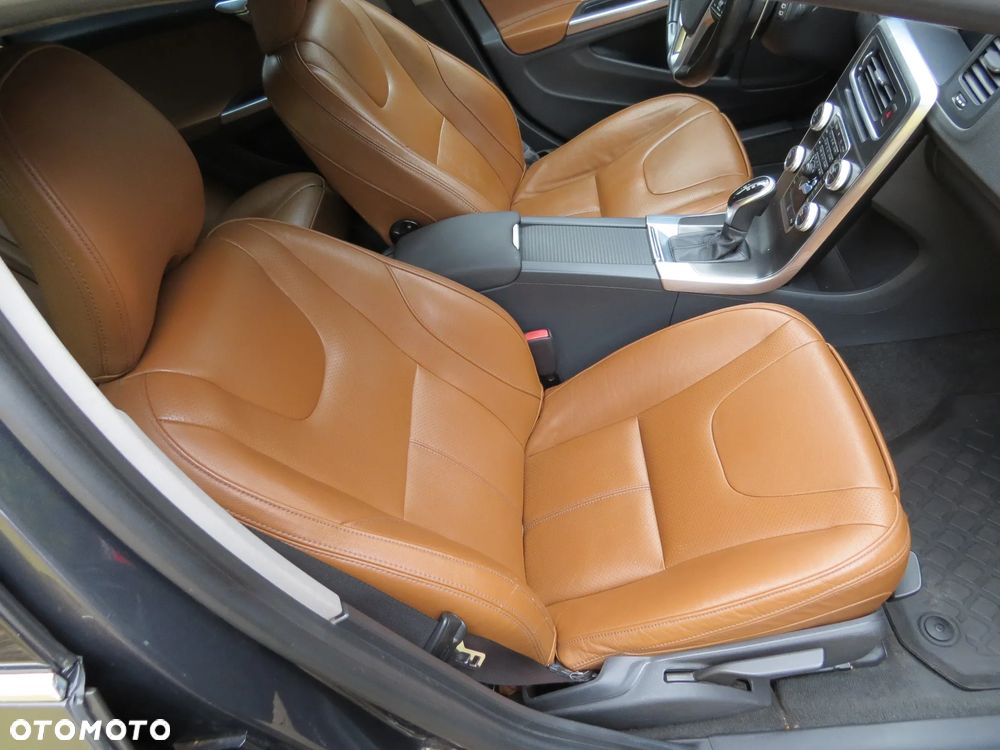 VOLVO V60 I LIFT LAKIER 492-46 2.0 D4 D4204T14 NA CZĘŚCI - 26