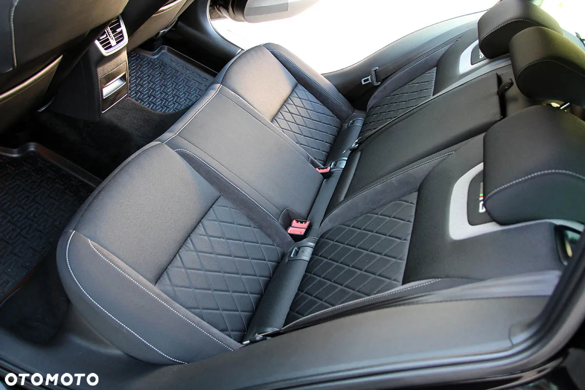 Skoda Octavia 2.0 TDI DSG RS - 31