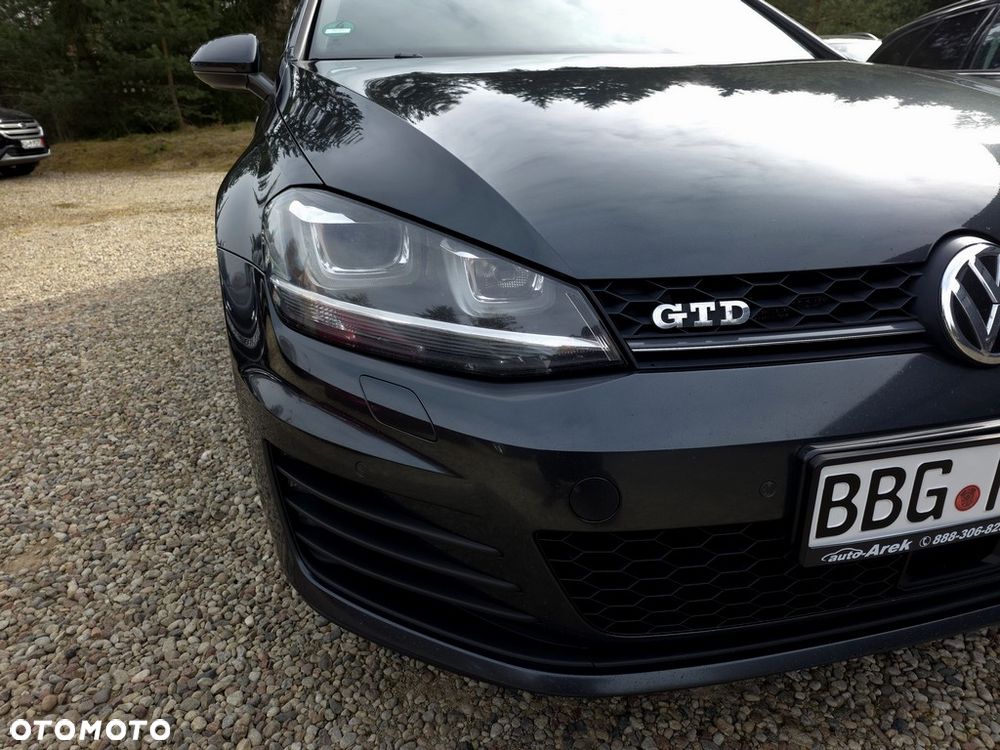 Volkswagen Golf - 24