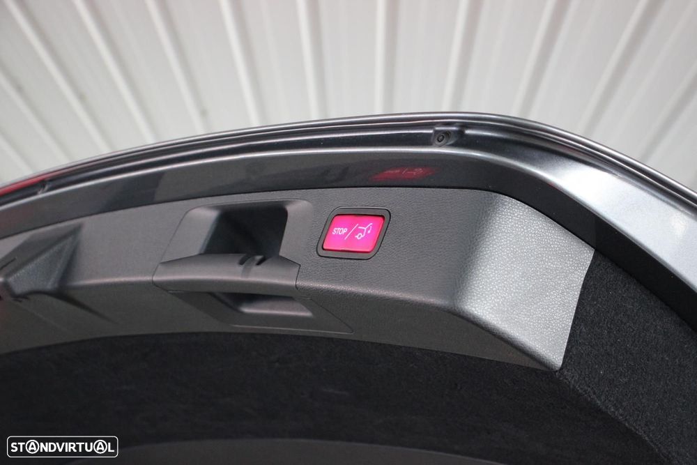 Mercedes-Benz E 220 d 4-Matic All Terrain Avantgarde - 19