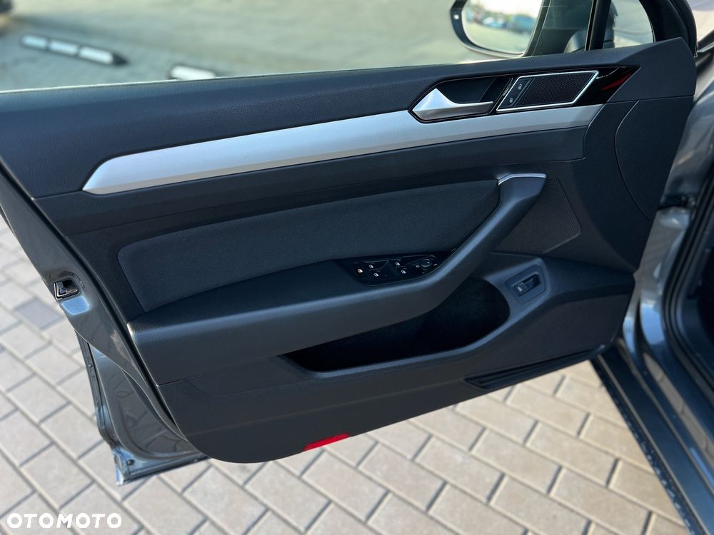 Volkswagen Passat Variant 2.0 TDI BMT Comfortline DSG - 36