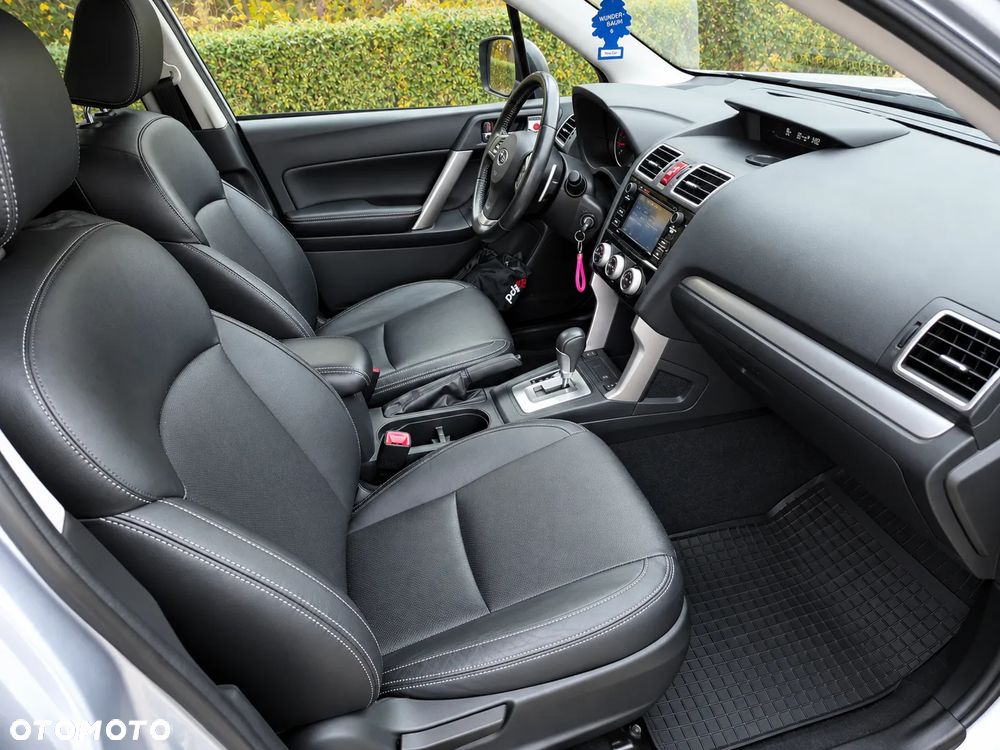 Subaru Forester 2.0i Platinum Lineartronic EU6 - 10