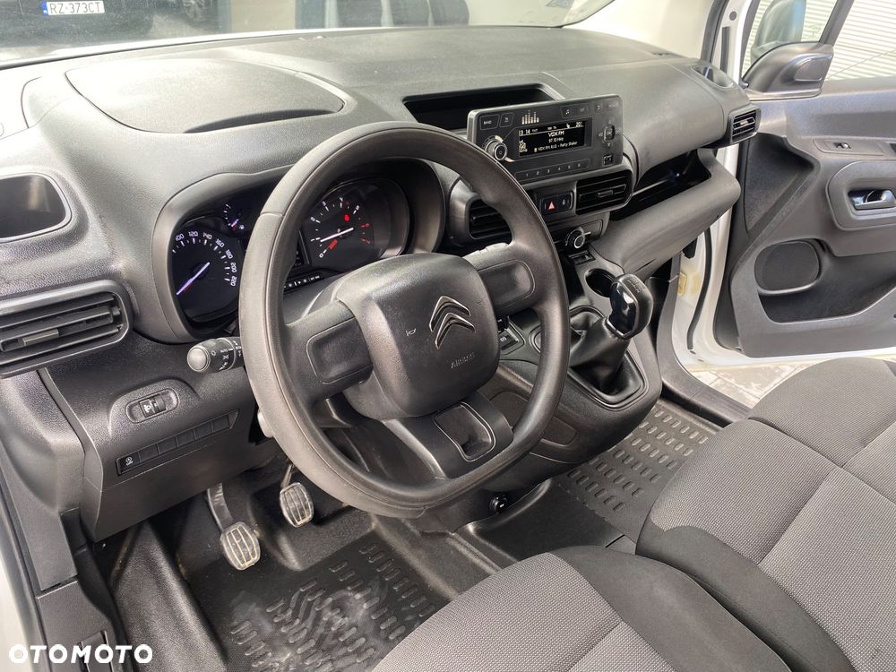Citroën BERLINGO 1.6 HDI, MAX długi, 3-osobowy, klimatyzacja, zakupiony w salonie w Rzeszowie - 27