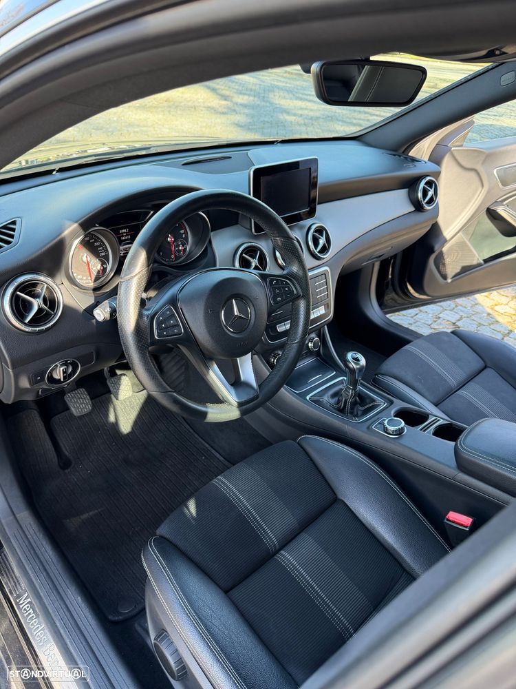 Mercedes-Benz CLA 180 - 9