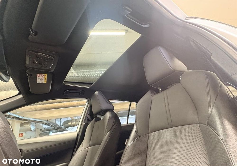 Toyota Corolla 2.0 Hybrid Executive - 12