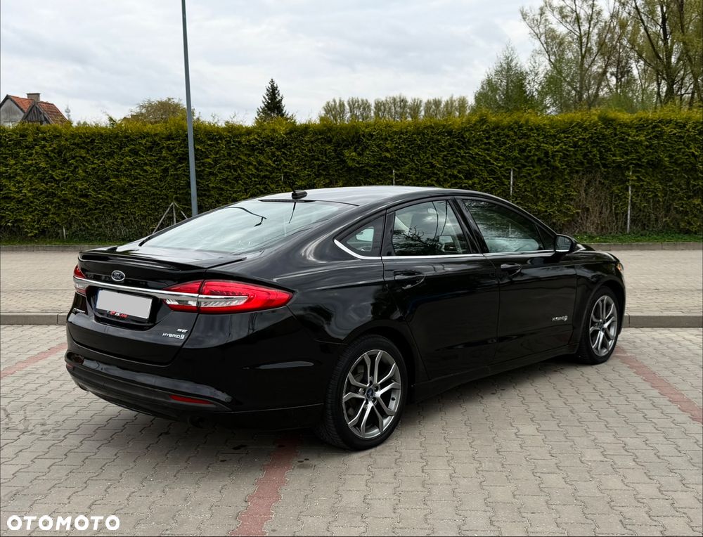Ford Fusion - 4