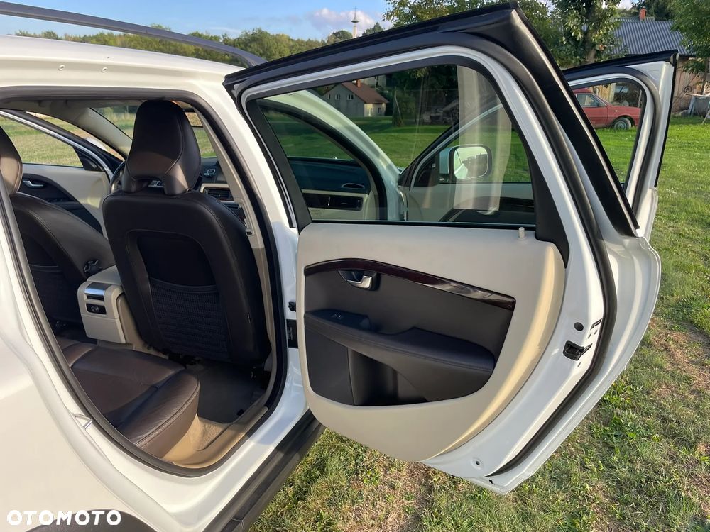 Volvo XC 70 T6 AWD Momentum - 17