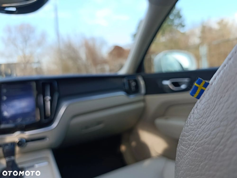 Volvo XC 60 T5 AWD Geartronic Momentum - 17