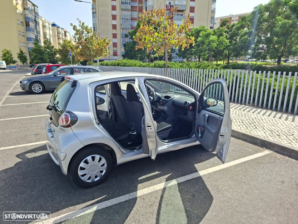 Toyota Aygo Standard - 13